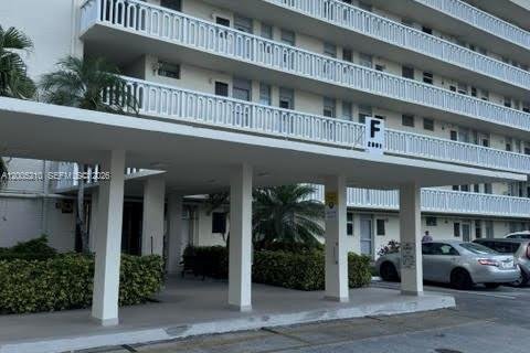 Condo in Aventura, Florida, 2 bedrooms  № 2069552 - photo 25