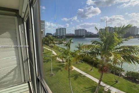 Condo in Aventura, Florida, 2 bedrooms  № 2069552