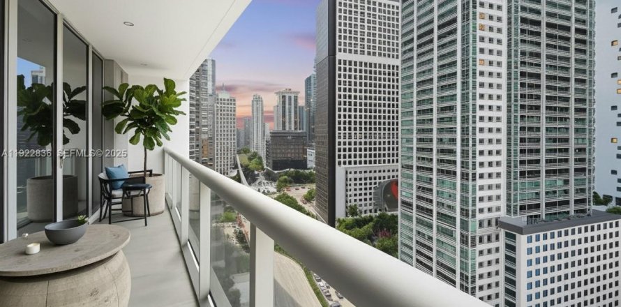 Condo in Miami, Florida, 1 bedroom № 1983814