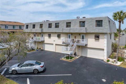 Condominio en venta en Treasure Island, Florida, 3 dormitorios, 169.08 m2 № 2147889 - foto 2