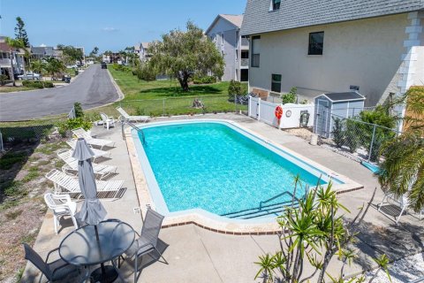Condominio en venta en Treasure Island, Florida, 3 dormitorios, 169.08 m2 № 2147889 - foto 4