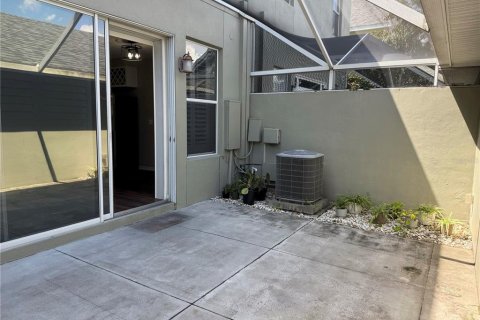 Touwnhouse à louer à Tampa, Floride: 3 chambres, 136.57 m2 № 2413492 - photo 8