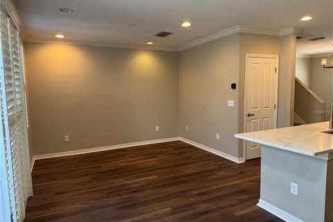 Touwnhouse à louer à Tampa, Floride: 3 chambres, 136.57 m2 № 2413492 - photo 3