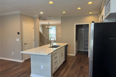 Touwnhouse à louer à Tampa, Floride: 3 chambres, 136.57 m2 № 2413492 - photo 2