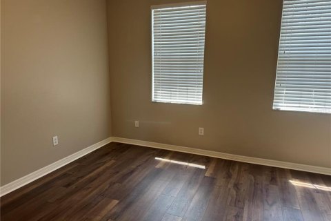 Touwnhouse à louer à Tampa, Floride: 3 chambres, 136.57 m2 № 2413492 - photo 7