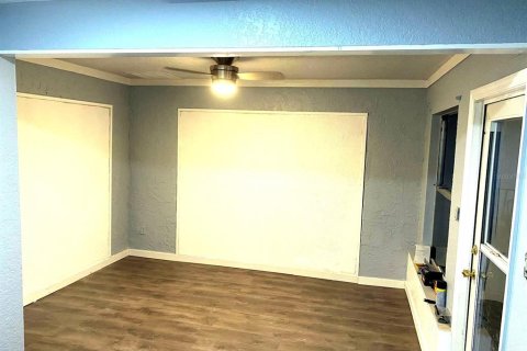 Villa ou maison à vendre à Davenport, Floride: 2 chambres, 156.82 m2 № 2398810 - photo 12