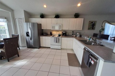 House in Davenport, Florida 4 bedrooms, 169.73 sq.m. № 1913569 - photo 2