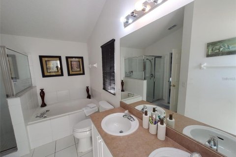 House in Davenport, Florida 4 bedrooms, 169.73 sq.m. № 1913569 - photo 5