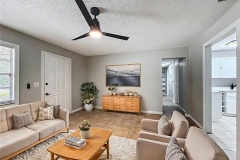 Casa en venta en Ocala, Florida, 3 dormitorios, 130.43 m2 № 1855913 - foto 2