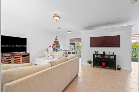 Купить таунхаус в Пемброк-Пайнс, Флорида 3 спальни, 140.75м2, № 2032069 - фото 7