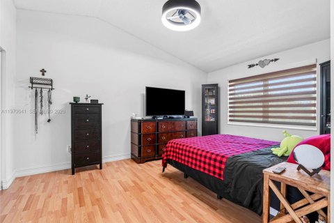 Купить таунхаус в Пемброк-Пайнс, Флорида 3 спальни, 140.75м2, № 2032069 - фото 26