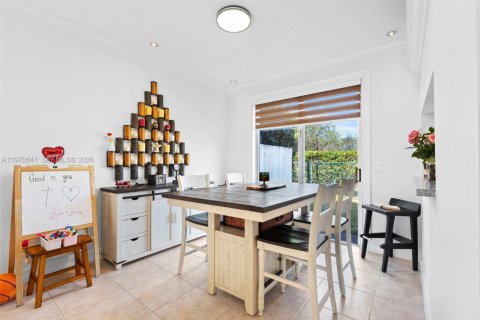 Купить таунхаус в Пемброк-Пайнс, Флорида 3 спальни, 140.75м2, № 2032069 - фото 11