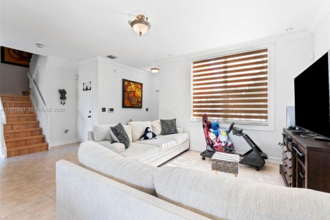 Купить таунхаус в Пемброк-Пайнс, Флорида 3 спальни, 140.75м2, № 2032069 - фото 20