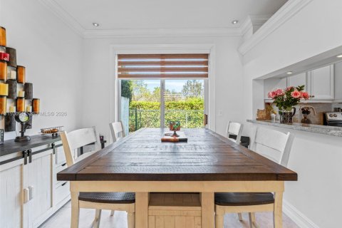 Купить таунхаус в Пемброк-Пайнс, Флорида 3 спальни, 140.75м2, № 2032069 - фото 13