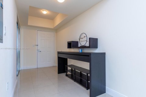 Condo in Sunny Isles Beach, Florida, 2 bedrooms № 1960804 - photo 5