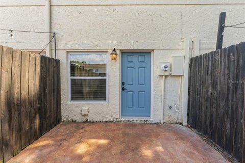 Townhouse in Tampa, Florida 2 bedrooms, 96.99 sq.m. № 2232135 - photo 19