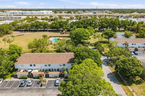 Townhouse in Tampa, Florida 2 bedrooms, 96.99 sq.m. № 2232135 - photo 20