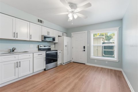 Townhouse in Tampa, Florida 2 bedrooms, 96.99 sq.m. № 2232135 - photo 4
