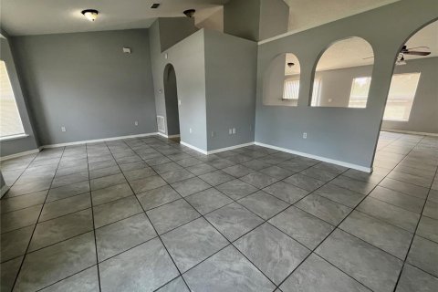 Casa en alquiler en Spring Hill, Florida, 3 dormitorios, 143.72 m2 № 1815767 - foto 4