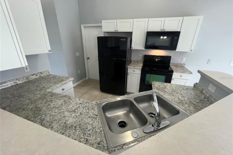 Casa en alquiler en Spring Hill, Florida, 3 dormitorios, 143.72 m2 № 1815767 - foto 5