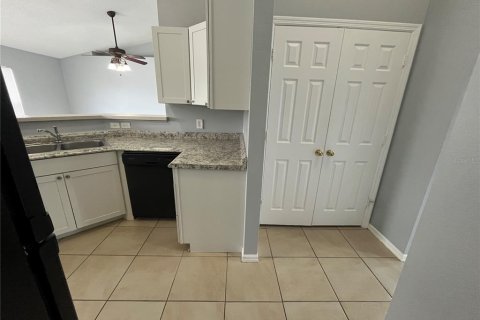 Casa en alquiler en Spring Hill, Florida, 3 dormitorios, 143.72 m2 № 1815767 - foto 7