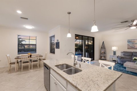 Купить виллу или дом в Лейквуд Ранч, Флорида 10 комнат, 362.23м2, № 1609368 - фото 8