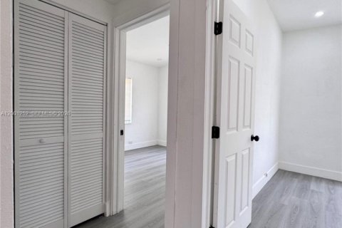 Villa ou maison à vendre à Miami Gardens, Floride: 3 chambres, 92.72 m2 № 2069195 - photo 13