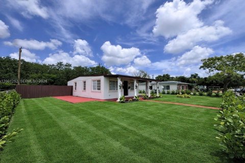 Villa ou maison à vendre à Miami Gardens, Floride: 3 chambres, 92.72 m2 № 2069195 - photo 5