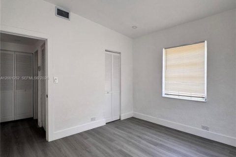 Villa ou maison à vendre à Miami Gardens, Floride: 3 chambres, 92.72 m2 № 2069195 - photo 18