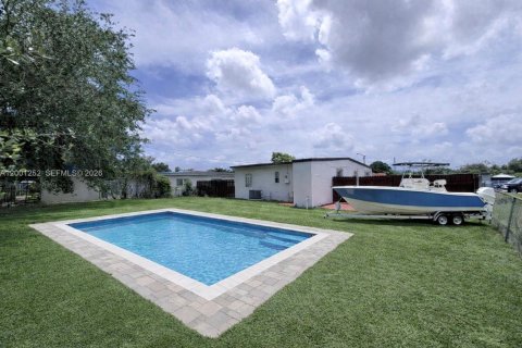 Villa ou maison à Miami Gardens, Floride 3 chambres, 92.72 m2 № 2069195