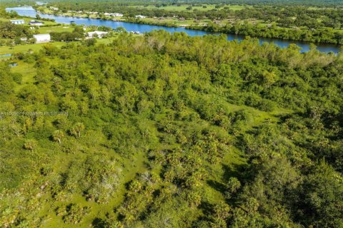 Commercial property in LaBelle, Florida № 1698347 - photo 10