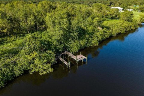 Commercial property in LaBelle, Florida № 1698347 - photo 13
