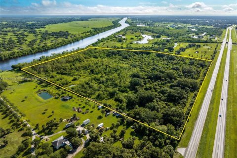 Commercial property in LaBelle, Florida № 1698347 - photo 4