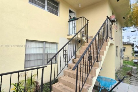 Condominio en Miami, Florida, 3 dormitorios  № 2034140