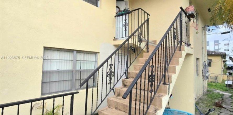 Condominio en Miami, Florida, 3 dormitorios  № 2034140