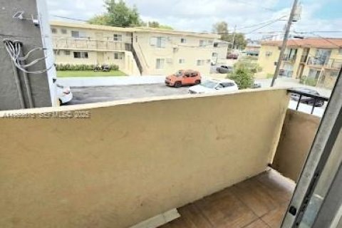 Condominio en venta en Miami, Florida, 3 dormitorios, 93.09 m2 № 2034140 - foto 11