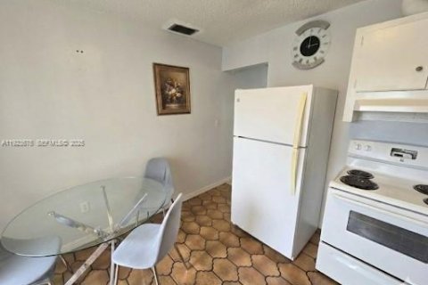 Condominio en venta en Miami, Florida, 3 dormitorios, 93.09 m2 № 2034140 - foto 4