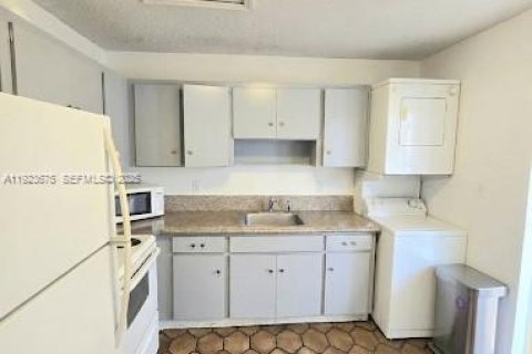 Condominio en venta en Miami, Florida, 3 dormitorios, 93.09 m2 № 2034140 - foto 3