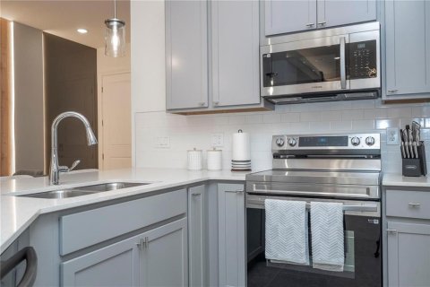 Adosado en venta en Orlando, Florida, 5 dormitorios, 178.19 m2 № 1574996 - foto 19