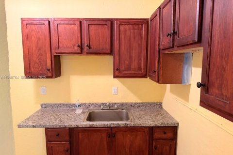 Снять в аренду кондоминиум в Майами, Флорида 1 спальня, 44.5м2, № 1964653 - фото 7