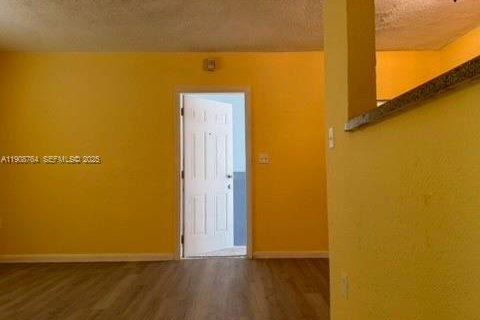 Снять в аренду кондоминиум в Майами, Флорида 1 спальня, 44.5м2, № 1964653 - фото 13