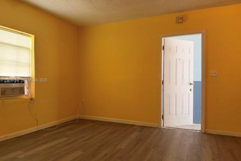 Снять в аренду кондоминиум в Майами, Флорида 1 спальня, 44.5м2, № 1964653 - фото 11