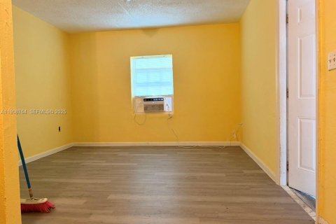 Снять в аренду кондоминиум в Майами, Флорида 1 спальня, 44.5м2, № 1964653 - фото 15