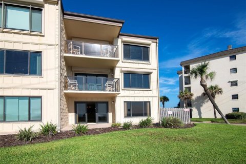 Condo in Ormond Beach, Florida, 2 bedrooms № 2219528 - photo 25