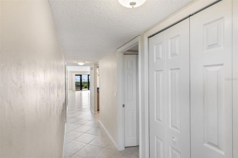 Condo in Ormond Beach, Florida, 2 bedrooms № 2219528 - photo 4