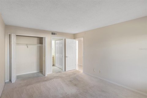Condo in Ormond Beach, Florida, 2 bedrooms № 2219528 - photo 22