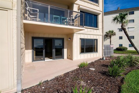 Condo in Ormond Beach, Florida, 2 bedrooms № 2219528 - photo 26