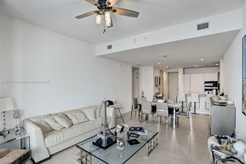 Condominio en venta en Miami, Florida, 3 dormitorios, 192.87 m2 № 1959140 - foto 7
