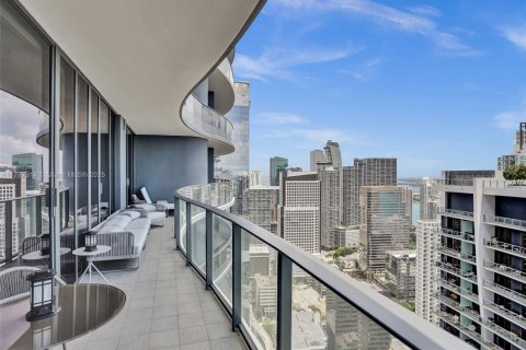 Condominio en venta en Miami, Florida, 3 dormitorios, 192.87 m2 № 1959140 - foto 30
