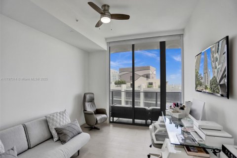Condominio en venta en Miami, Florida, 3 dormitorios, 192.87 m2 № 1959140 - foto 26